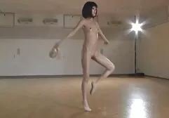 ยืดหยุ่นสำส่อแสดงอกางเกงในของเธออยู่ในต่างกันนิ่ง ดู หนัง วีดีโอ โป๊