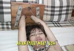 น่ารักผู้หญิงสนุกกับกล้องอยู่ที่ชายหาด, วีดีโอ โป้ ฟรี